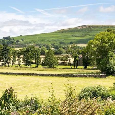 2 Bed In Bampton Sz271 Holiday home